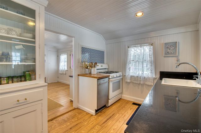 8440 Main Road, East Marion, NY 11939