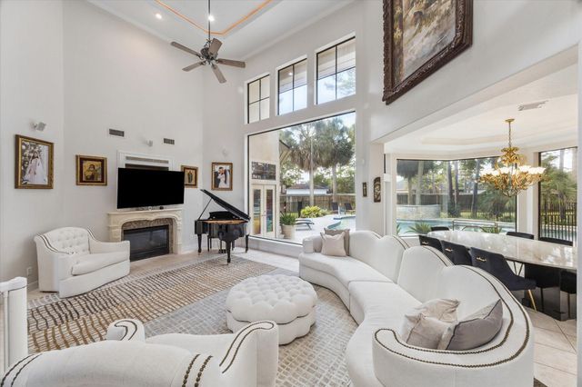 600 Royal Oaks Drive, Friendswood, TX 77546