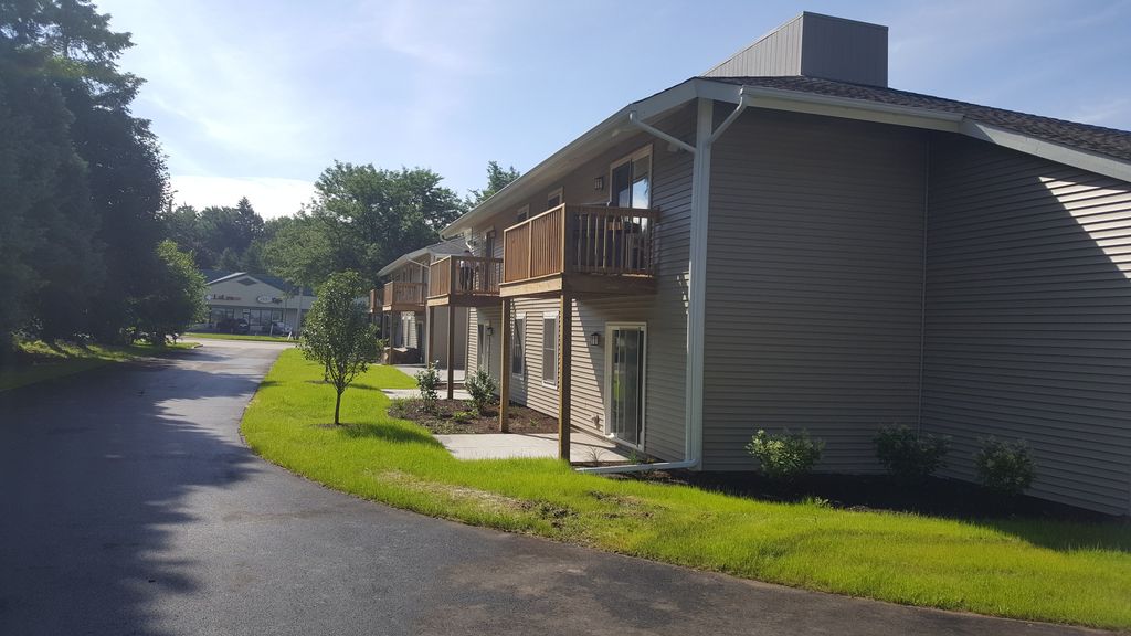 201 Penny Avenue 2C, East Dundee, IL 60118