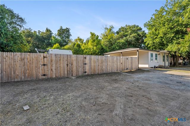 112 Linda Drive, San Marcos, TX 78666