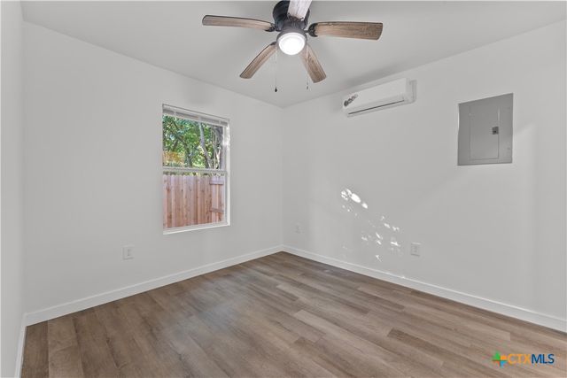 112 Linda Drive, San Marcos, TX 78666