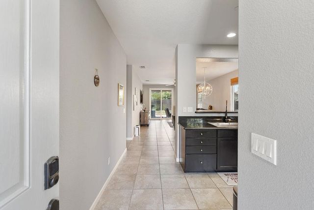 9421 Blue Mountain Way, Sacramento, CA 95829