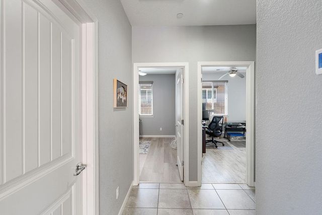 9421 Blue Mountain Way, Sacramento, CA 95829