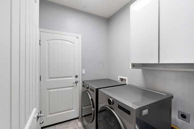 9421 Blue Mountain Way, Sacramento, CA 95829
