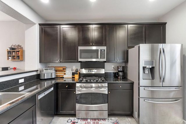 9421 Blue Mountain Way, Sacramento, CA 95829