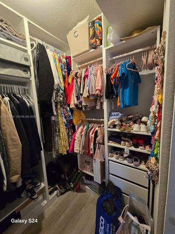 2190 Hacienda Ter 2190, Weston, FL 33327