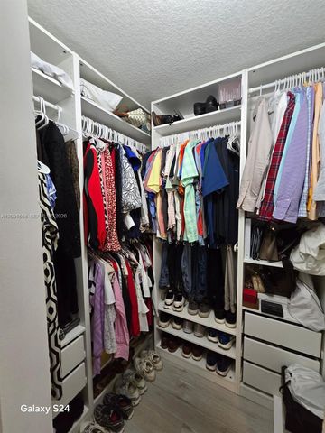 2190 Hacienda Ter 2190, Weston, FL 33327