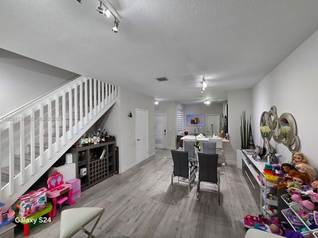 2190 Hacienda Ter 2190, Weston, FL 33327