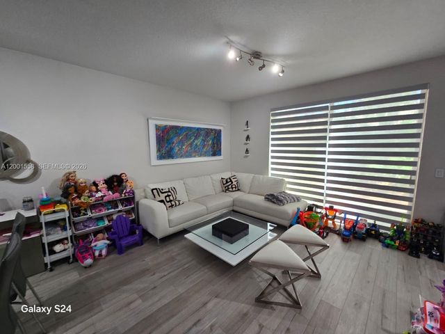 2190 Hacienda Ter 2190, Weston, FL 33327