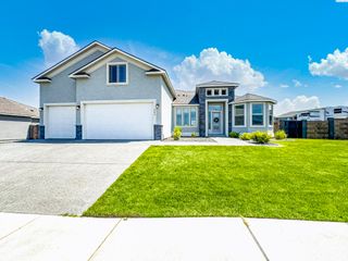 584 Thebes St, West Richland, WA 99353