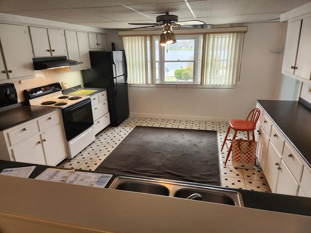 122 Wash Pond Road, Hampstead, NH 03841