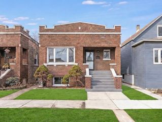 2516 Grove Avenue, Berwyn, IL 60402