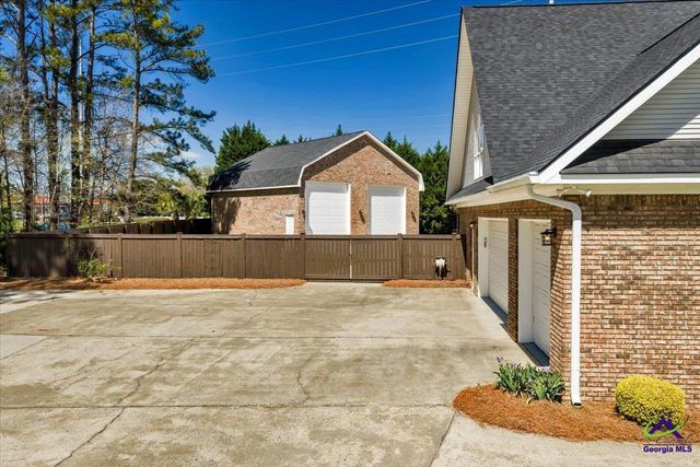 32 Willow Lake Drive, Warner Robins, GA 31093
