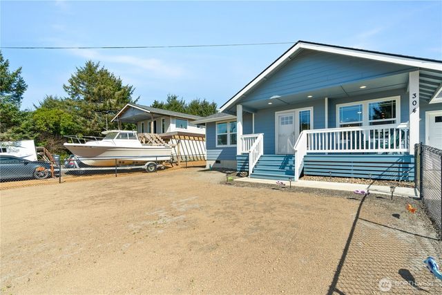 304 Ocean Shores Boulevard NW, Ocean Shores, WA 98569