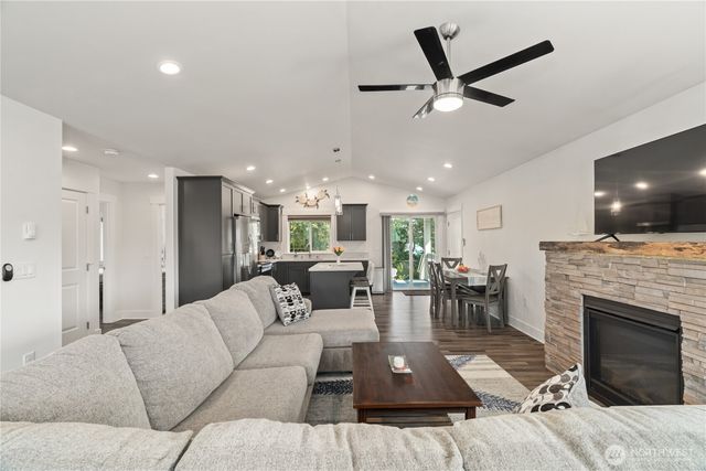 304 Ocean Shores Boulevard NW, Ocean Shores, WA 98569