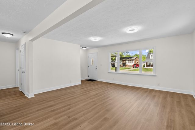 700 Iroquois Ave, Louisville, KY 40214