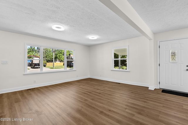 700 Iroquois Ave, Louisville, KY 40214