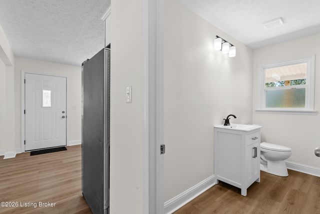 700 Iroquois Ave, Louisville, KY 40214