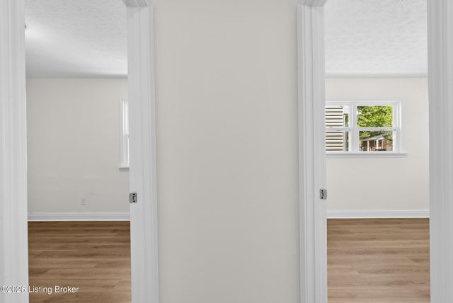 700 Iroquois Ave, Louisville, KY 40214