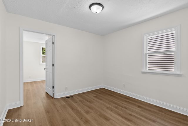 700 Iroquois Ave, Louisville, KY 40214