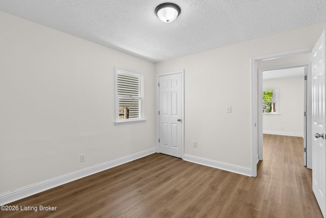 700 Iroquois Ave, Louisville, KY 40214