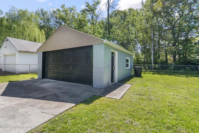 700 Iroquois Ave, Louisville, KY 40214