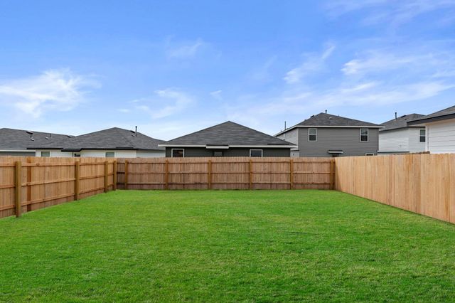 172 Surrey Oaks, Maxwell, TX 78656