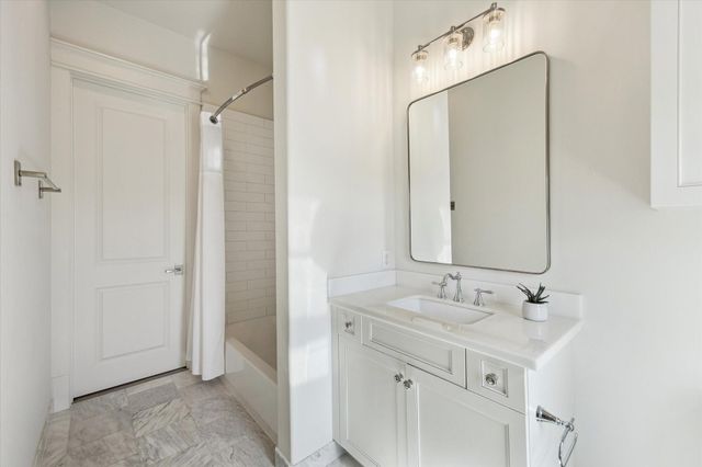 338 W 18th Street, Houston, TX 77008