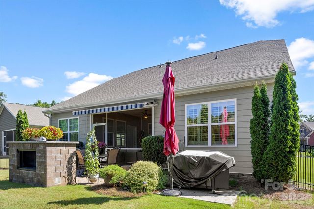136 Picasso Trail, Mount Holly, NC 28120