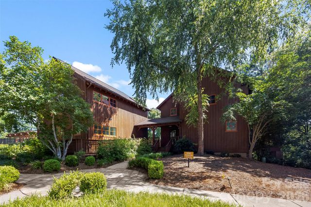 136 Picasso Trail, Mount Holly, NC 28120