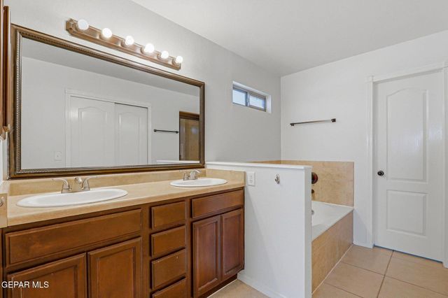 5529 IGNACIO FRIAS Drive, El Paso, TX 79934