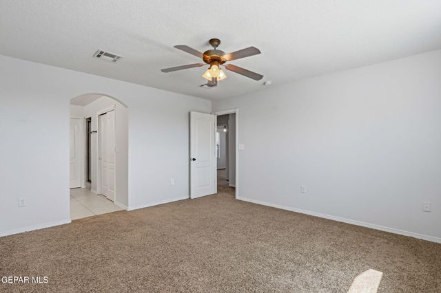 5529 IGNACIO FRIAS Drive, El Paso, TX 79934