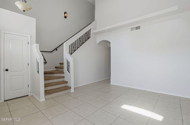 5529 IGNACIO FRIAS Drive, El Paso, TX 79934