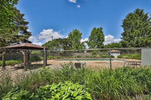 10374 Chimney Rock Drive 2, St Louis, MO 63146