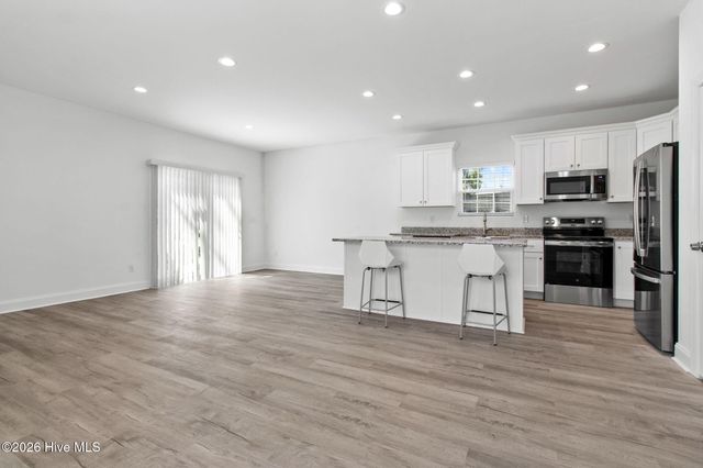 305 W Cypress Street, Elizabeth City, NC 27909