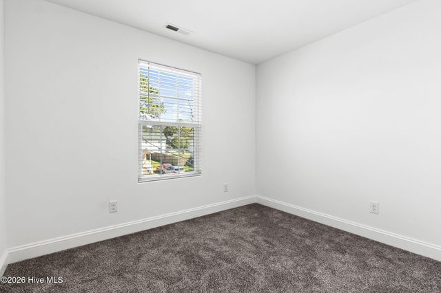 305 W Cypress Street, Elizabeth City, NC 27909