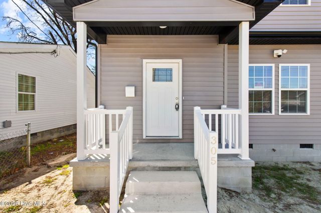 305 W Cypress Street, Elizabeth City, NC 27909