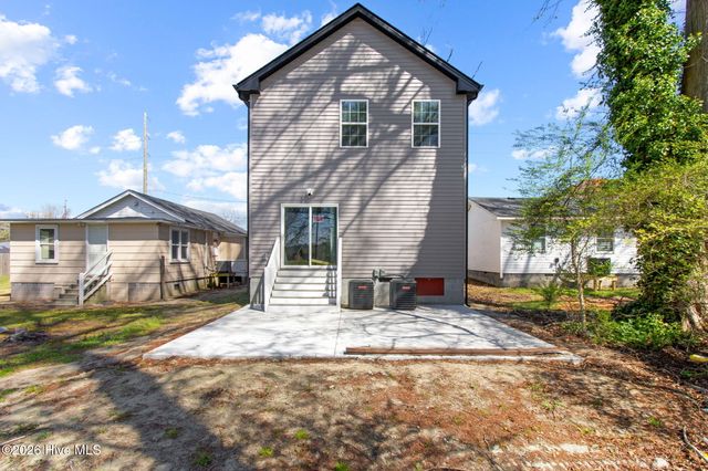 305 W Cypress Street, Elizabeth City, NC 27909