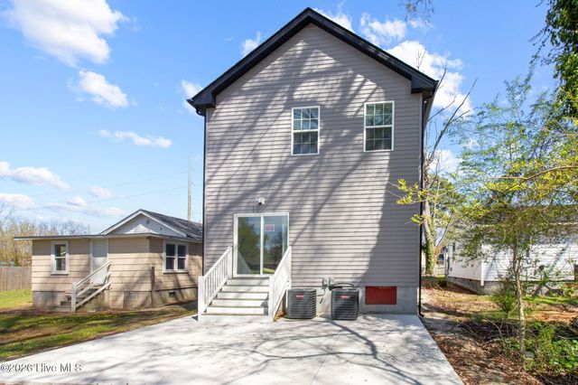 305 W Cypress Street, Elizabeth City, NC 27909