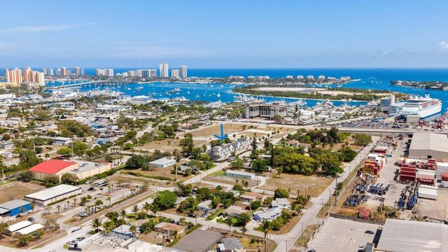 132 W 11th Street, Riviera Beach, FL 33404