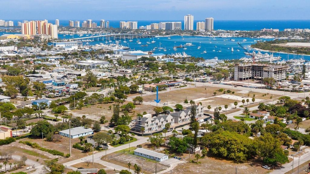 132 W 11th Street, Riviera Beach, FL 33404