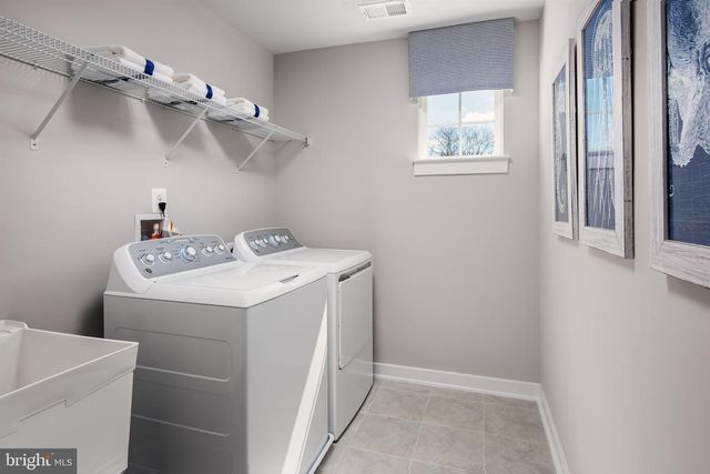 1723 VALENCIA CT, Martinsburg, WV 25403