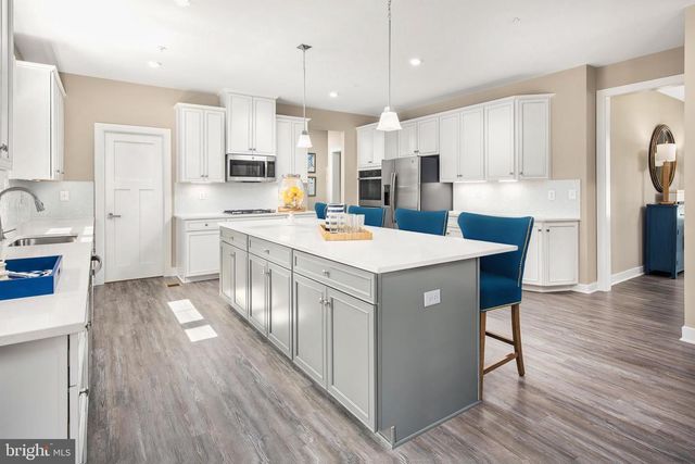 1723 VALENCIA CT, Martinsburg, WV 25403