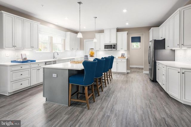1723 VALENCIA CT, Martinsburg, WV 25403