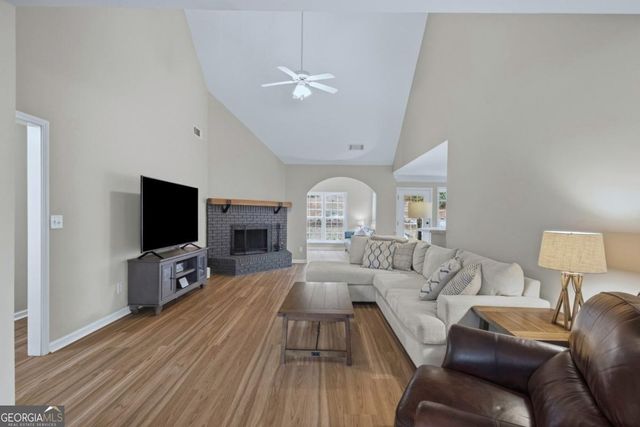 1973 Factors Walk, Hoschton, GA 30548