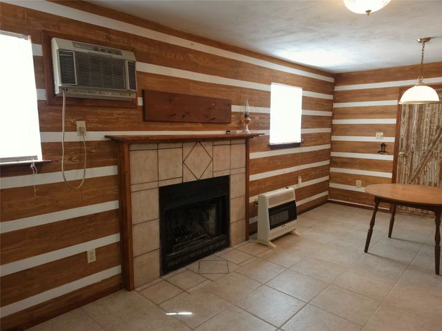 3377 Pine Lane, Saratoga, TX 77585