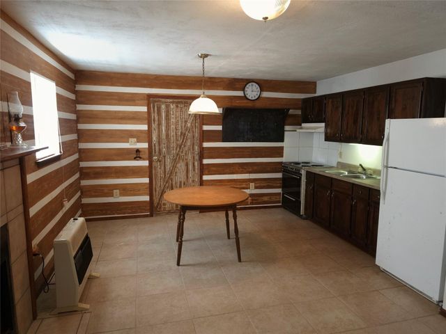 3377 Pine Lane, Saratoga, TX 77585