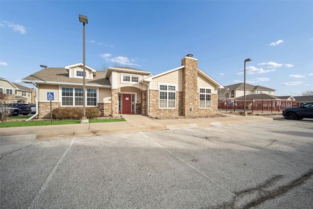 1313 SE University Avenue 102, Waukee, IA 50263