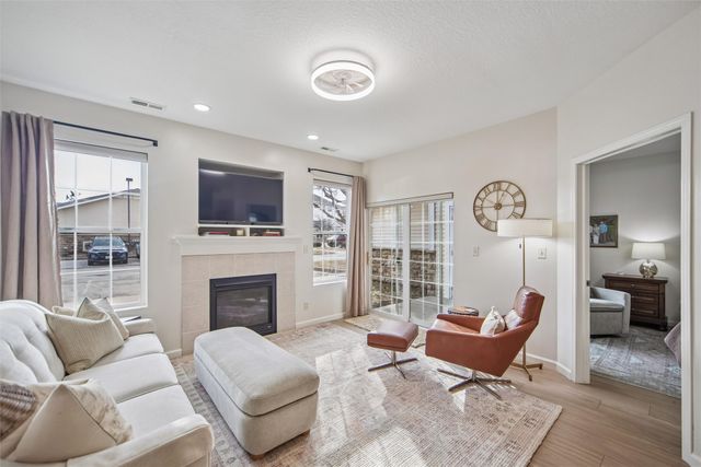 1313 SE University Avenue 102, Waukee, IA 50263