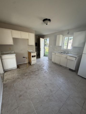 640 S New Jersey Street, Gary, IN 46403